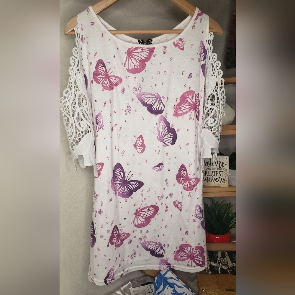 Butterfly Print Lace Sleeve Top